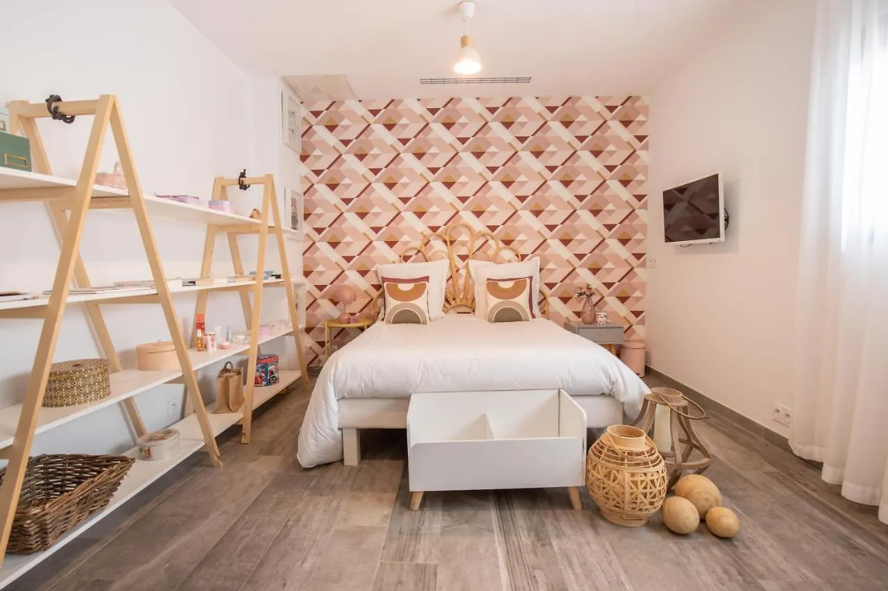 Ideal Familles & Groupes - 10Min Avignon - 5Min Gare - Grand Jardin Clos - Parking Gratuit - Au Calme - Maison Haut De Gamme - Entierement Climatise - 