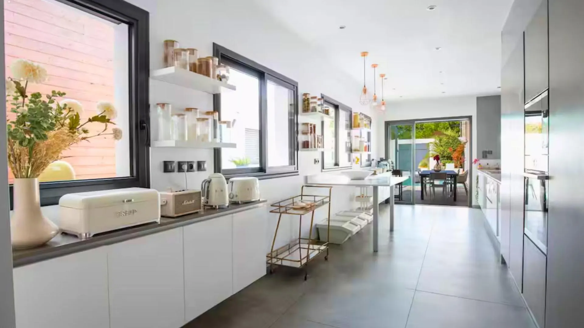 Ideal Familles & Groupes - 10Min Avignon - 5Min Gare - Grand Jardin Clos - Parking Gratuit - Au Calme - Maison Haut De Gamme - Entierement Climatise - 