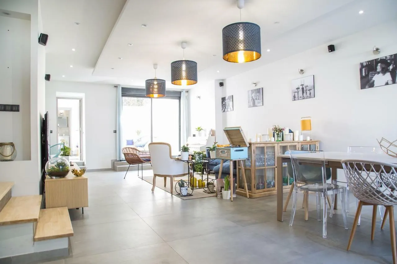 Βίλα Ideal Familles & Groupes - 10Min Avignon - 5Min Gare - Grand Jardin Clos - Parking Gratuit - Au Calme - Maison Haut De Gamme - Entierement Climatise - 